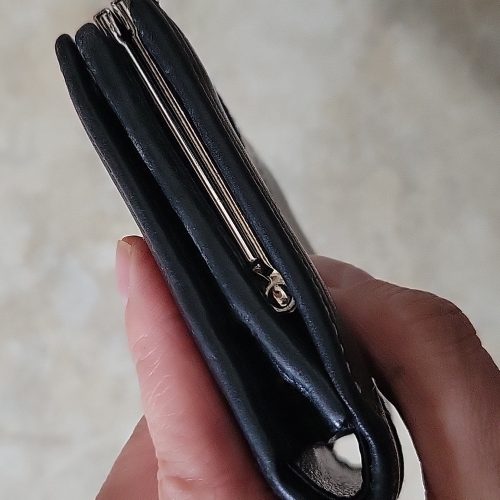 Vintage Coach Black Leather Framed Coin Wallet Leatherware EST 1941 White Stitch - Picture 7 of 14
